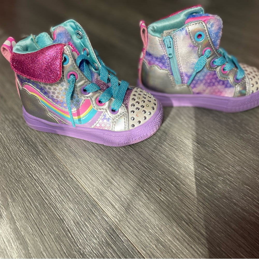 Twinkle Toes (5c) sparkles
